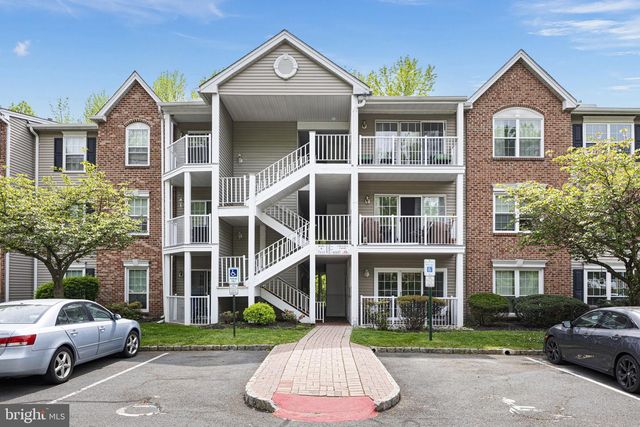 14 CHEVERNY CT, Hamilton, NJ 08619