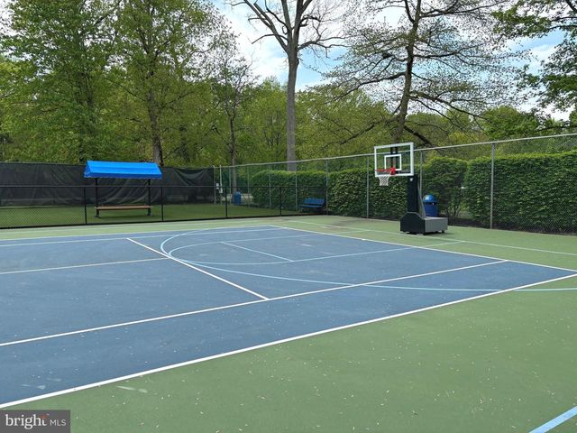 14 CHEVERNY CT, Hamilton, NJ 08619