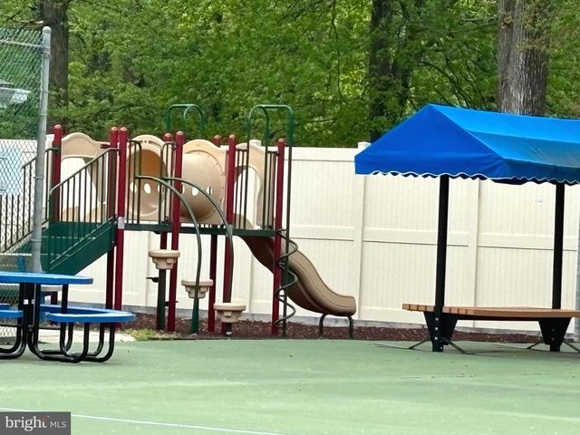 14 CHEVERNY CT, Hamilton, NJ 08619