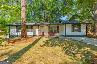 8438 N Pond Drive, Riverdale, GA 30274