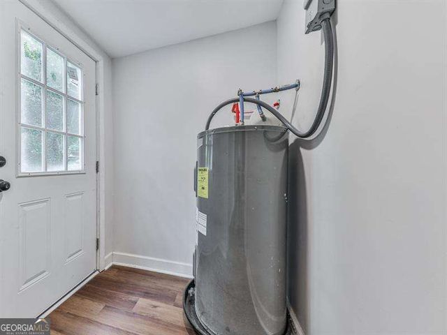 6 Hillside Avenue SE, Lindale, GA 30147