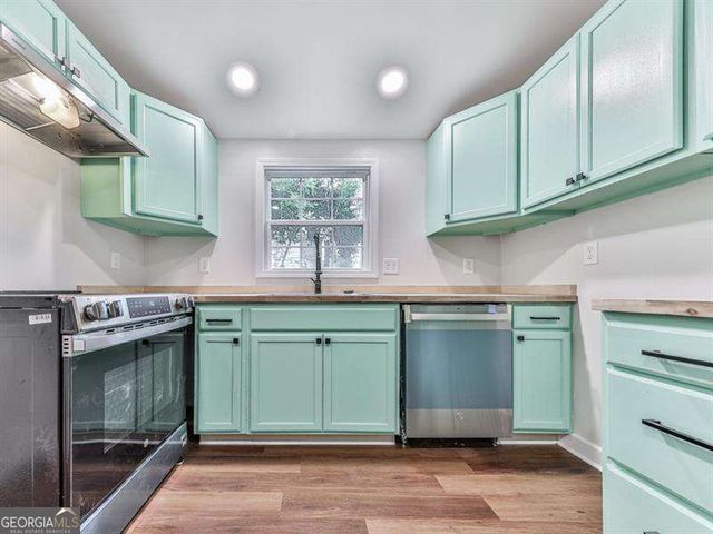 6 Hillside Avenue SE, Lindale, GA 30147