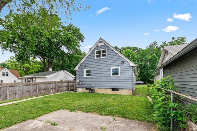 5704 S Calhoun Street, Fort Wayne, IN 46807