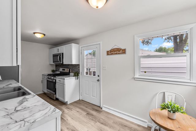 5704 S Calhoun Street, Fort Wayne, IN 46807