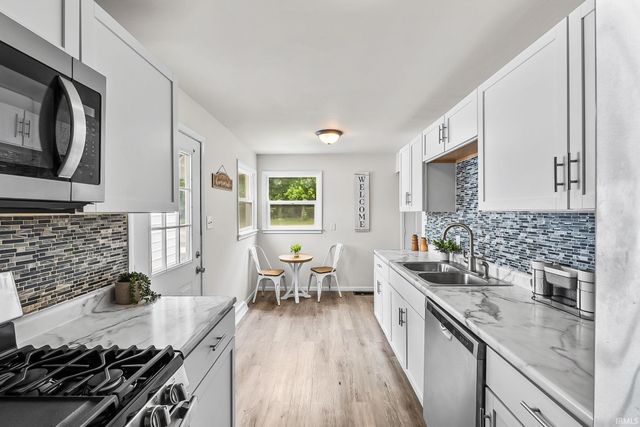 5704 S Calhoun Street, Fort Wayne, IN 46807
