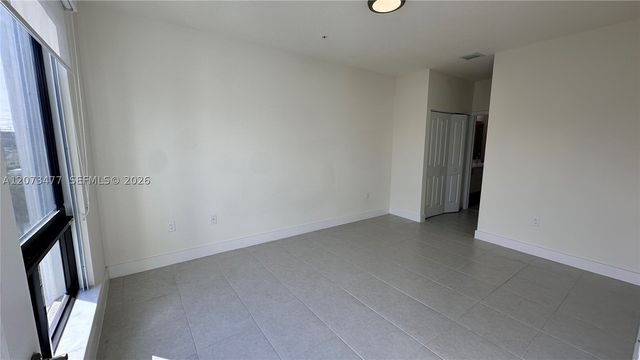 8001 NW 41st St 308, Doral, FL 33166