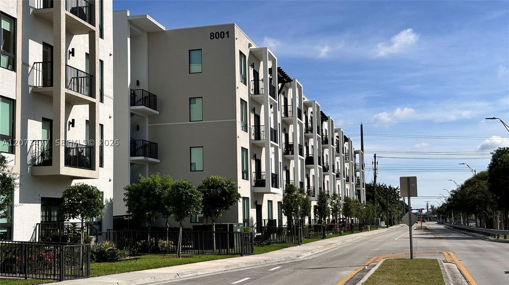 8001 NW 41st St 308, Doral, FL 33166