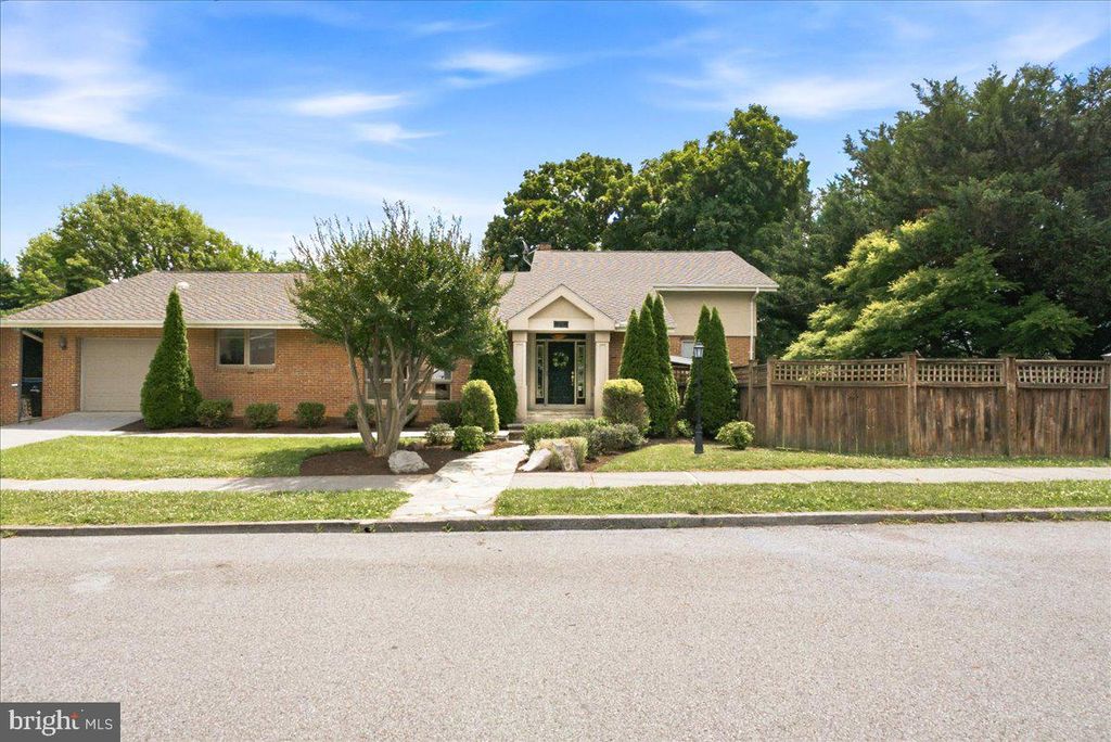 1202 HANDLEY AVE, Winchester, VA 22601