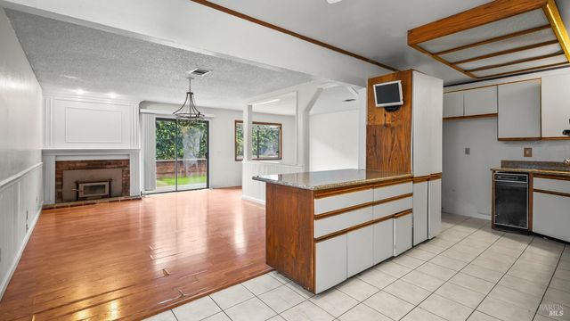 2495 Carnation Dr, Fairfield, CA 94533