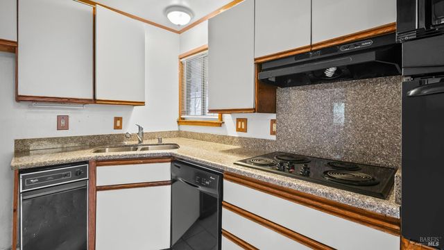 2495 Carnation Dr, Fairfield, CA 94533