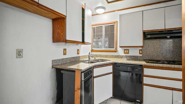 2495 Carnation Dr, Fairfield, CA 94533