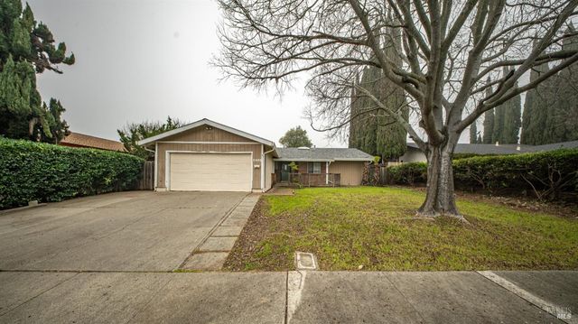 2495 Carnation Dr, Fairfield, CA 94533