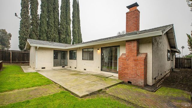 2495 Carnation Dr, Fairfield, CA 94533