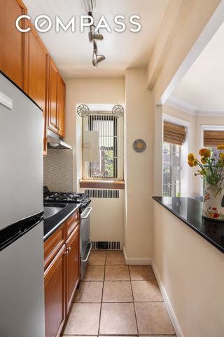 3424 82nd St Apt 2B, New York City, NY 11372
