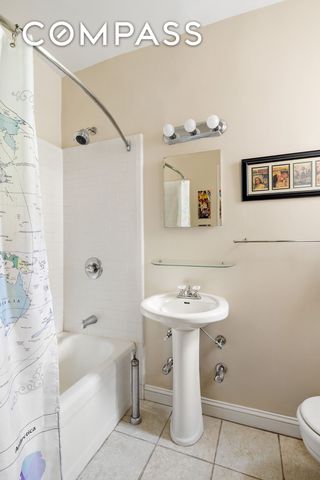 3424 82nd St Apt 2B, New York City, NY 11372