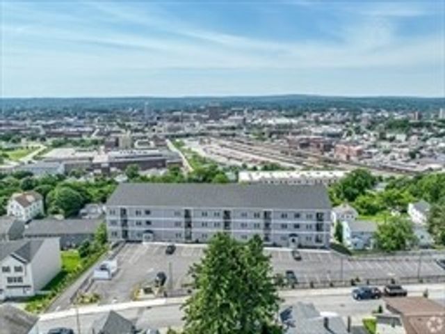 31 Ridge St 201, Worcester, MA 01604