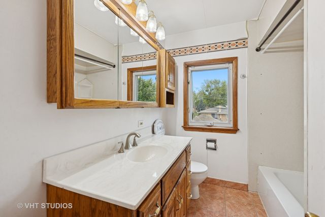 9205 S Utica Avenue, Evergreen Park, IL 60805