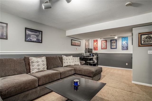 2601 NE Old Paint Road, Lee's Summit, MO 64086