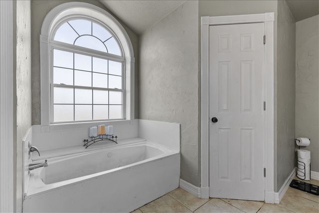 1210 Persimmon Street, Centerton, AR 72719