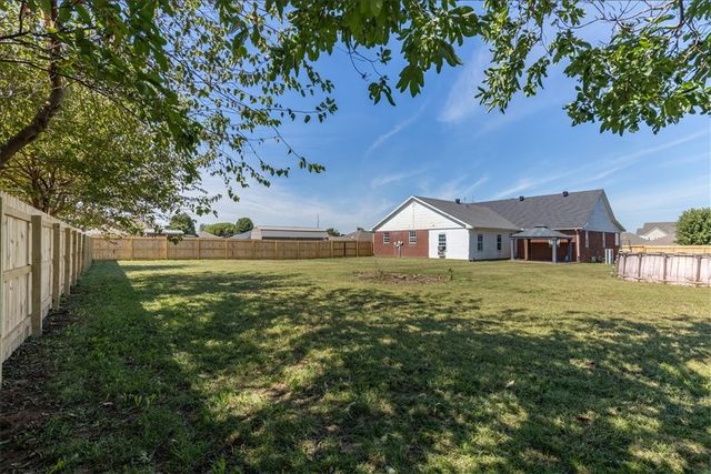 1210 Persimmon Street, Centerton, AR 72719