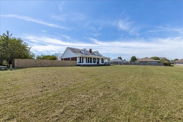 1210 Persimmon Street, Centerton, AR 72719