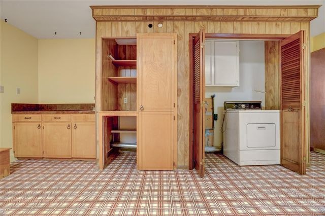 105 Ridgemont Drive, Alvin, TX 77511