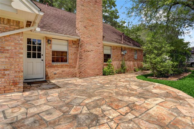 105 Ridgemont Drive, Alvin, TX 77511
