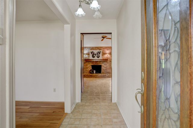 105 Ridgemont Drive, Alvin, TX 77511