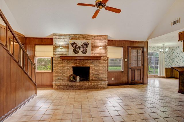 105 Ridgemont Drive, Alvin, TX 77511