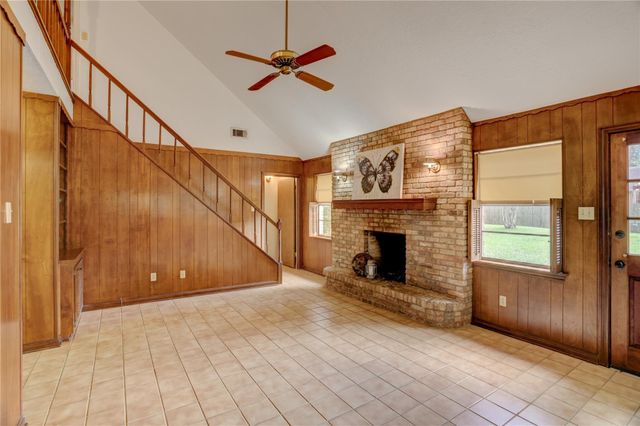 105 Ridgemont Drive, Alvin, TX 77511