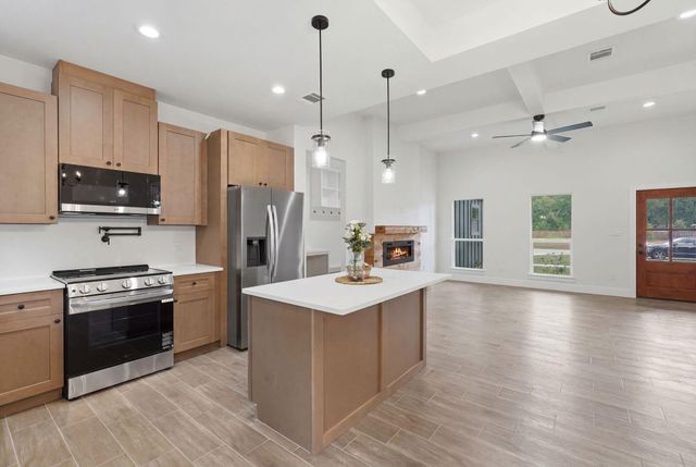 16303 Crockett Martin Estates Drive, Conroe, TX 77306