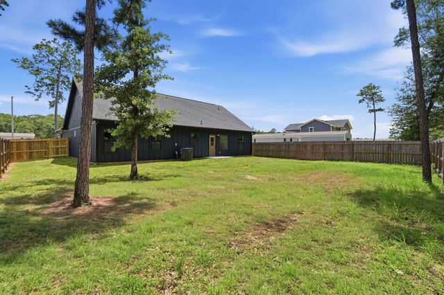 16303 Crockett Martin Estates Drive, Conroe, TX 77306