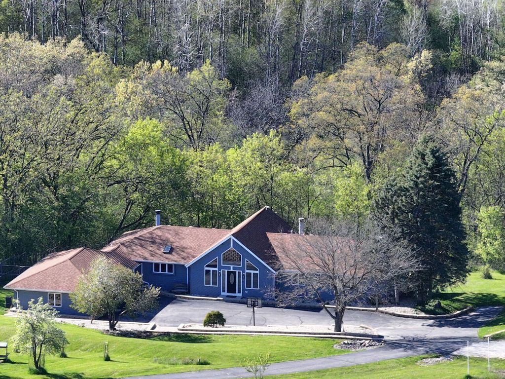 W590 Kearney ROAD, Burlington, WI 53105