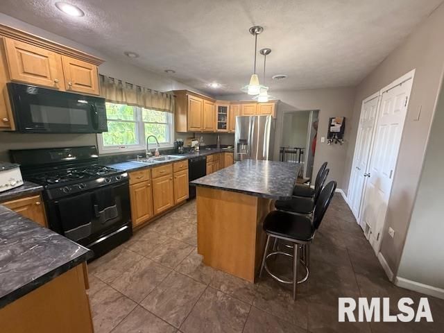 401 E CROSS Street, Herrin, IL 62948