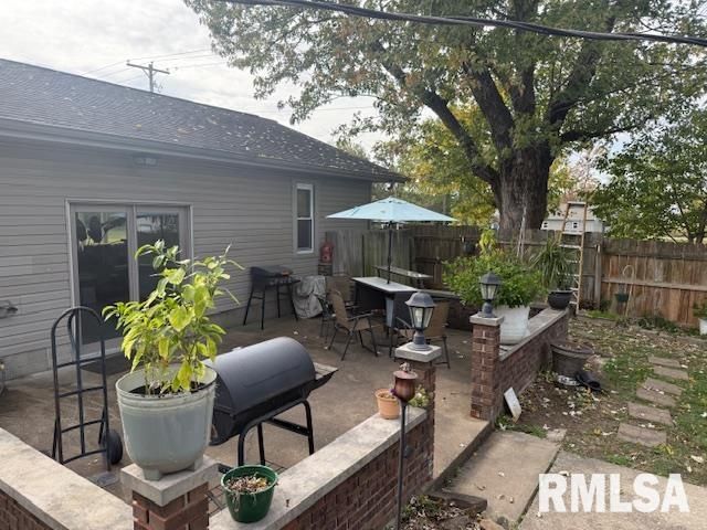 401 E CROSS Street, Herrin, IL 62948