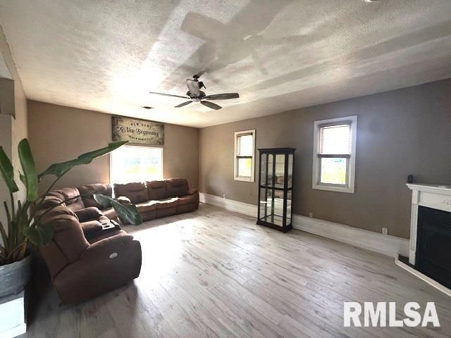 401 E CROSS Street, Herrin, IL 62948