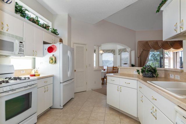 27525 DISCOVER COURT, Leesburg, FL 34748