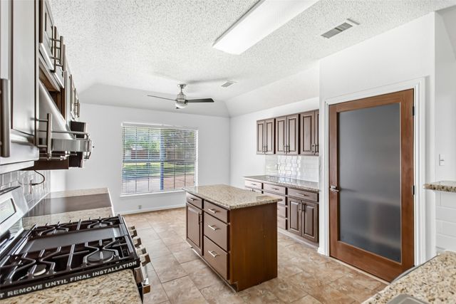 6610 Falcon Street, Rowlett, TX 75089