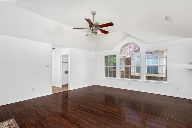 6610 Falcon Street, Rowlett, TX 75089