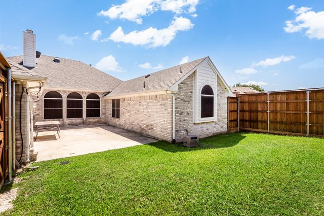 6610 Falcon Street, Rowlett, TX 75089
