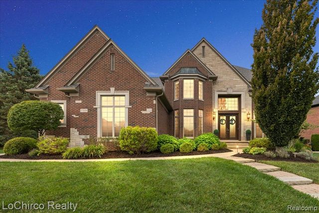739 Majestic Drive, Rochester, MI 48306