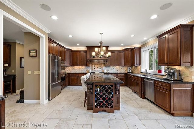 739 Majestic Drive, Rochester, MI 48306