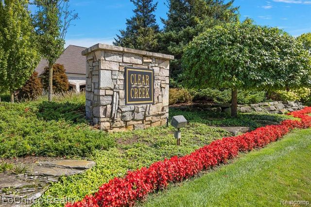 739 Majestic Drive, Rochester, MI 48306