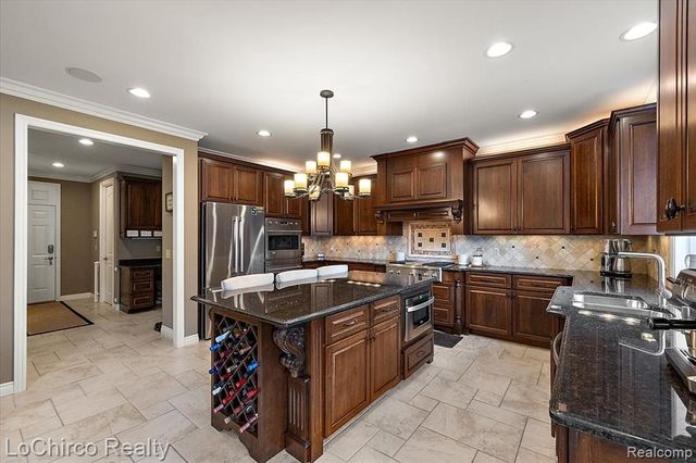 739 Majestic Drive, Rochester, MI 48306