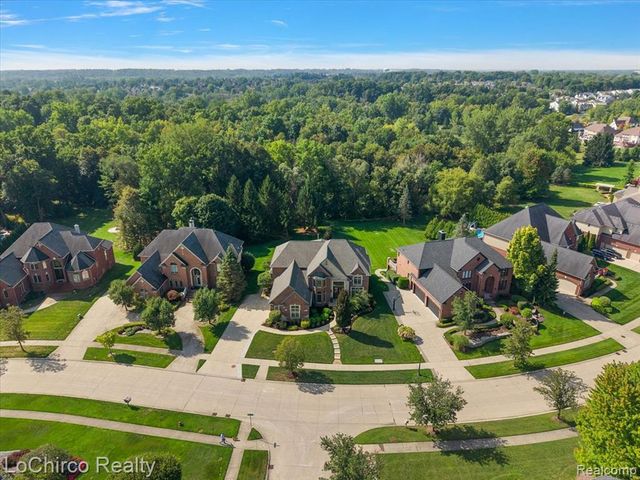 739 Majestic Drive, Rochester, MI 48306