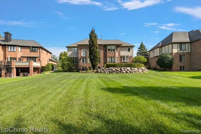 739 Majestic Drive, Rochester, MI 48306