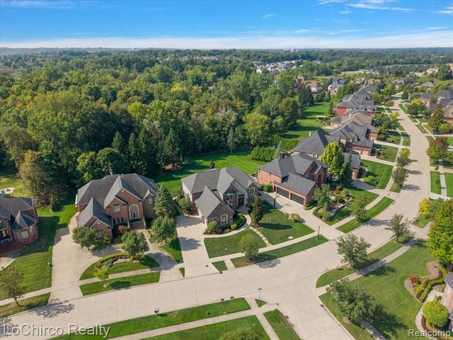739 Majestic Drive, Rochester, MI 48306