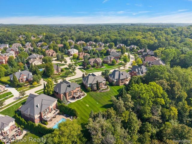 739 Majestic Drive, Rochester, MI 48306