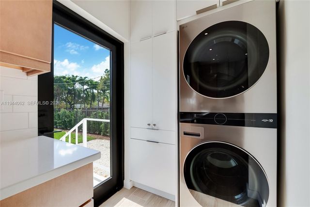 6356 SW 14th St, West Miami, FL 33144