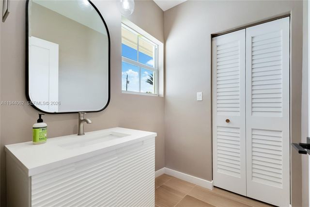 6356 SW 14th St, West Miami, FL 33144